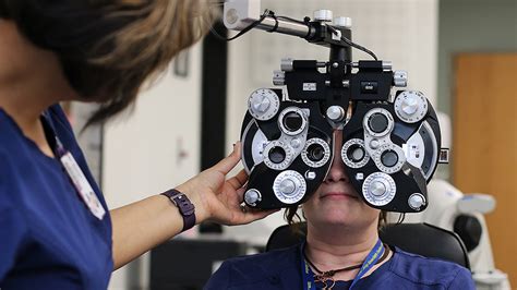 How much does an ophthalmic technician make an hour - How much does an Ophthalmic Technician make in Maryland? As of Feb 14, 2024, the average hourly pay for an Ophthalmic Technician in Maryland is $19.73 an hour. While ZipRecruiter is seeing salaries as high as $33.13 and as low as $12.60, the majority of Ophthalmic Technician salaries currently range between $17.50 (25th percentile) to …